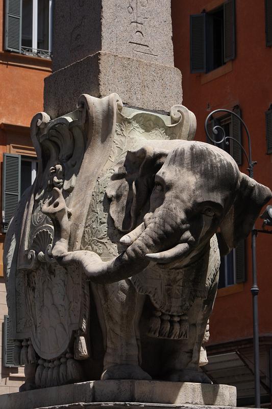 sycylia_bl_161.jpg - Rzym, słoń Berniniego pod obeliskiem egipskim (bl)