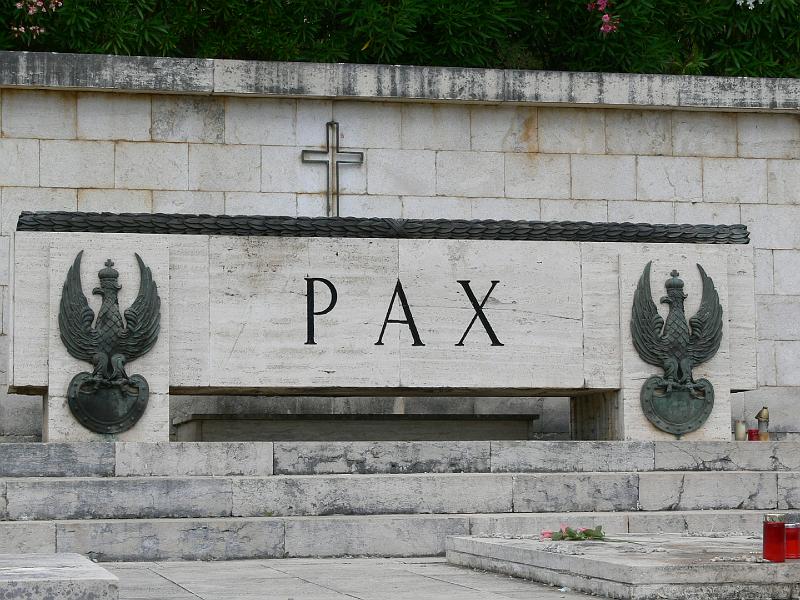 sycylia_ga_140244.jpg - Cmentarz Poległych pod Monte Cassino (ga)