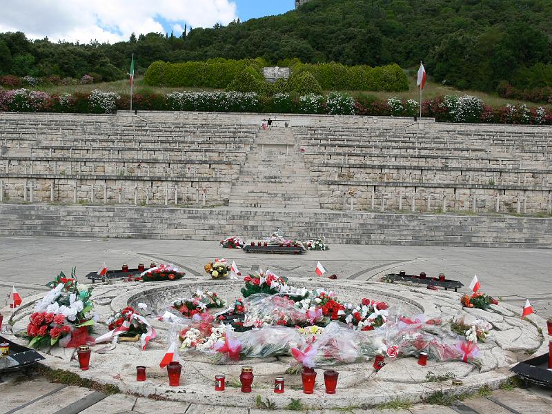 sycylia_ga_140255.jpg - Cmentarz Poległych pod Monte Cassino (ga)