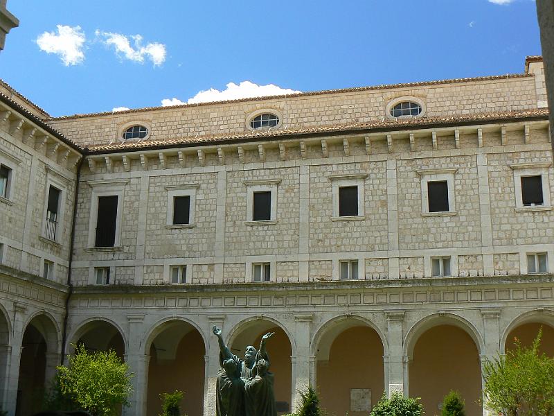 sycylia_ws_276.jpg - Klasztor benedyktynów na szczycie Monte Cassino (ws)