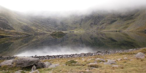 Cullee Lake a nad nim warstwa mgły